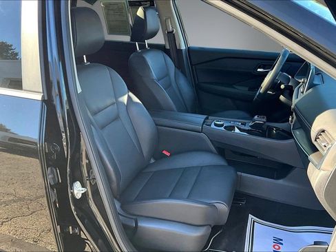 Certified 2024 Nissan Rogue SV w/ SV Premium Package AWD/4WD image 29