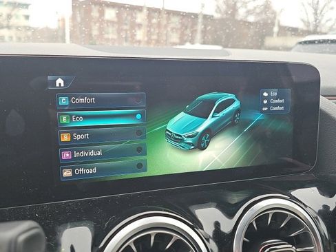 Certified 2025 Mercedes-Benz GLA 250 4MATIC image 27