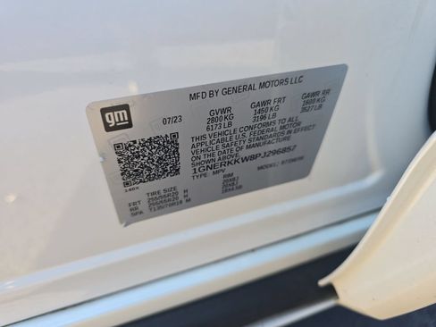 Used 2023 Chevrolet Traverse Premier FWD image 26