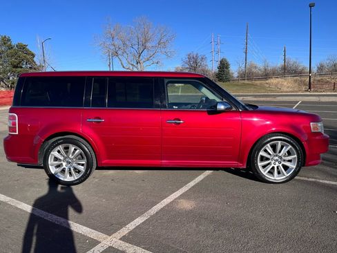 Used 2011 Ford Flex Limited w/ Rapid Spec Order Code image 4