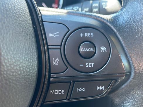 Used 2025 Toyota RAV4 XLE AWD/4WD image 24