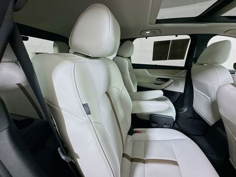 Used 2024 MAZDA CX-90 3.3 Turbo w/ Premium Plus Pkg image 29