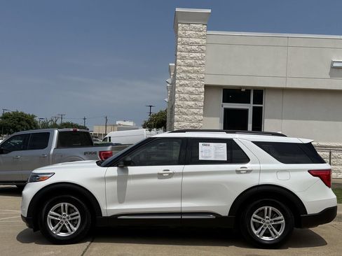 Used 2020 Ford Explorer XLT w/ Equipment Group 202A RWD image 3