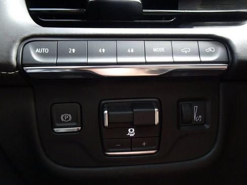 Certified 2022 Cadillac Escalade Sport Platinum w/ Heavy-Duty Trailer Package AWD/4WD image 24