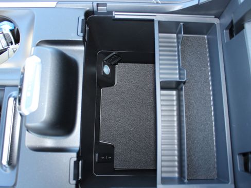 New 2025 Ford Expedition Max Platinum w/ Stealth Performance Package image 26