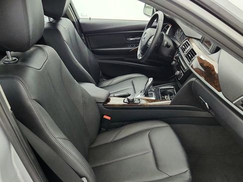 Used 2017 BMW 320i Sedan image 25