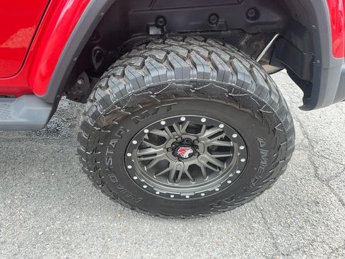 Used 2020 Jeep Wrangler Unlimited Sahara w/ Uconnect 4C Nav & Sound Group AWD/4WD image 8
