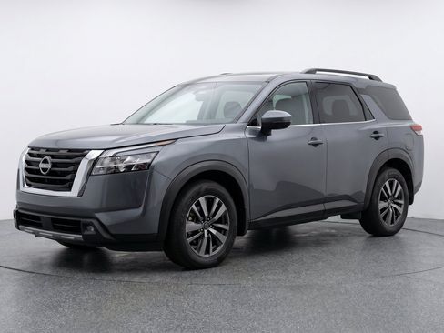 Used 2025 Nissan Pathfinder SV AWD/4WD image 3