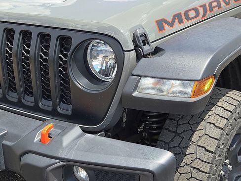 Used 2021 Jeep Gladiator Mojave w/ Safety Group AWD/4WD image 10