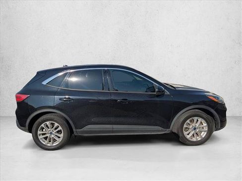Certified 2020 Ford Escape SE FWD image 4