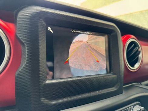 Used 2021 Jeep Gladiator Rubicon w/ Dual Top Group AWD/4WD image 30