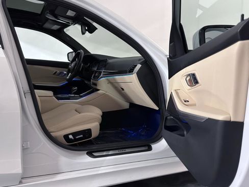 Used 2019 BMW 330i xDrive Sedan w/ Convenience Package image 24
