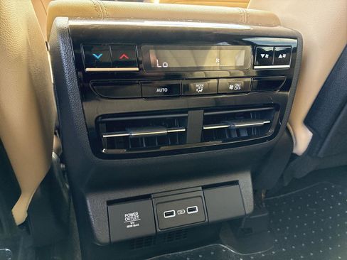 Used 2023 Acura MDX SH-AWD image 16