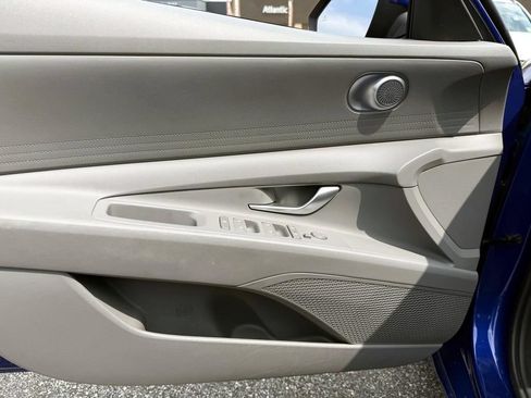 Used 2023 Hyundai Elantra SEL FWD image 16