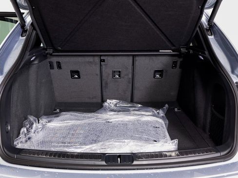 New 2026 Porsche Macan image 13