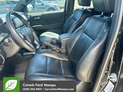 Used 2021 Toyota Tacoma TRD Sport w/ TRD Premium Sport Package AWD/4WD image 10