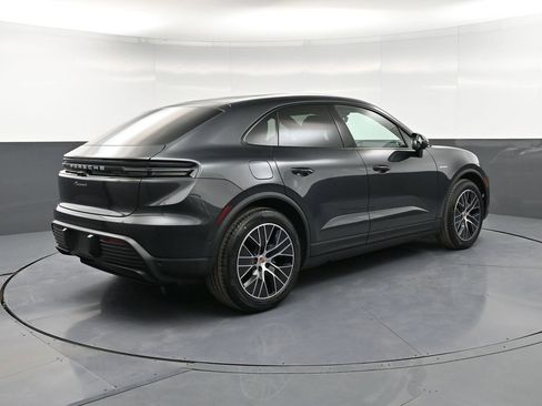 New 2026 Porsche Macan 4 Electric AWD/4WD image 8