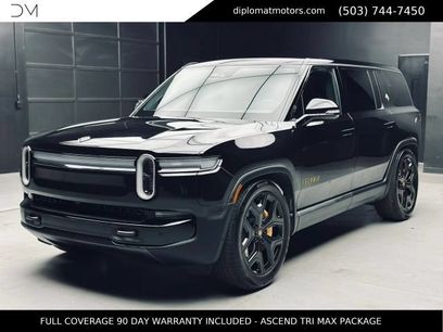 Used 2025 Rivian R1S Premium