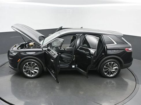 Used 2023 Lincoln Nautilus Reserve AWD/4WD image 65
