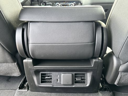 Used 2025 GMC Sierra 1500 SLT image 25