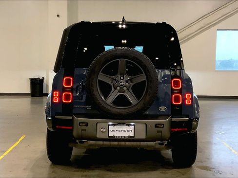 Used 2023 Land Rover Defender 110 X-Dynamic SE AWD/4WD image 4