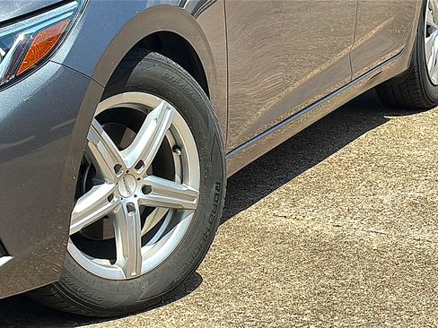 Used 2022 Nissan Sentra S FWD image 3