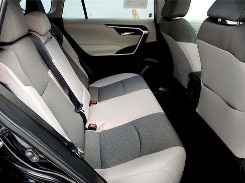 Used 2023 Toyota RAV4 XLE image 25