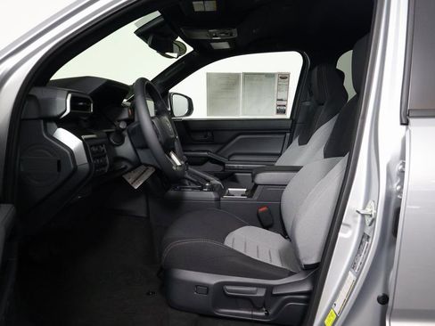 Used 2025 Toyota 4Runner TRD Off-Road image 10