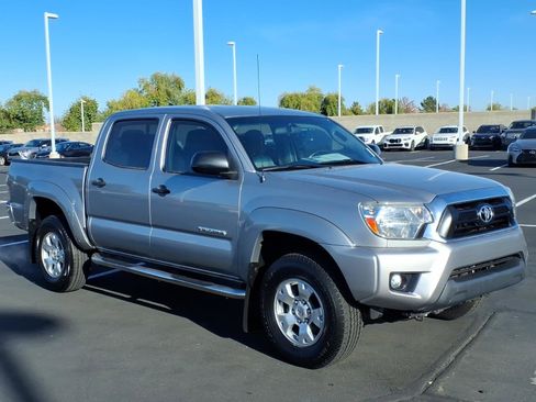 Used 2015 Toyota Tacoma PreRunner w/ SR5 Package image 5