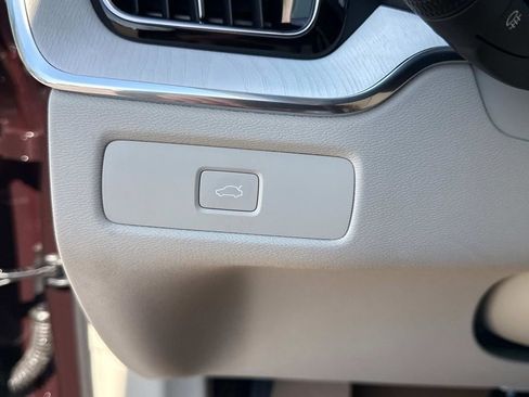 New 2026 Volvo XC60 B5 Ultra w/ Climate Package image 30