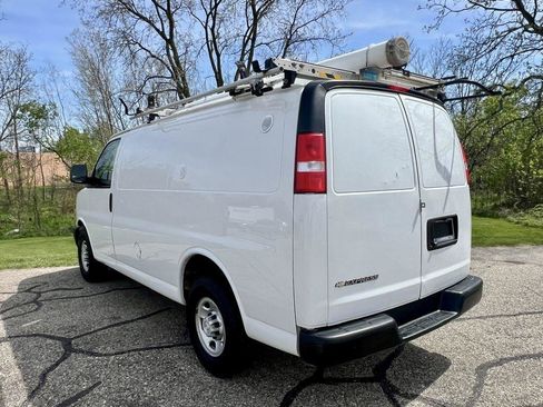 Used 2019 Chevrolet Express 2500 w/ Driver Convenience Package RWD image 5
