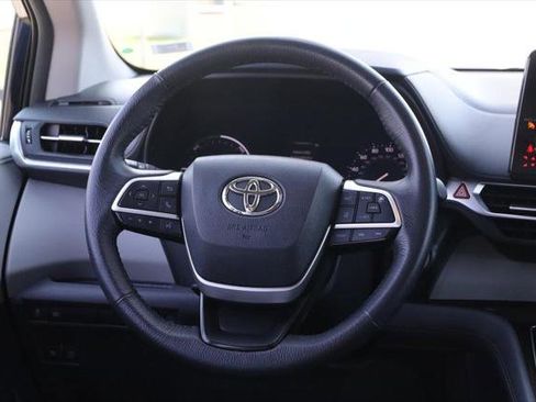 Certified 2024 Toyota Sienna XLE image 25