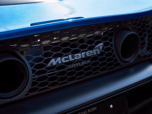 Used 2025 McLaren Artura Spider RWD image 16