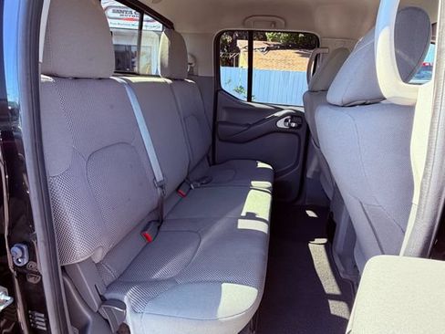 Used 2018 Nissan Frontier SV RWD image 17