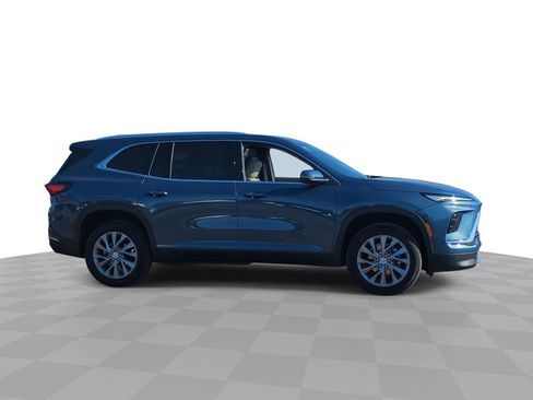 Used 2025 Buick Enclave Preferred image 9