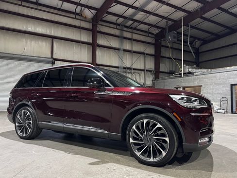 Used 2020 Lincoln Aviator Reserve w/ Equipment Group 202A AWD/4WD image 3