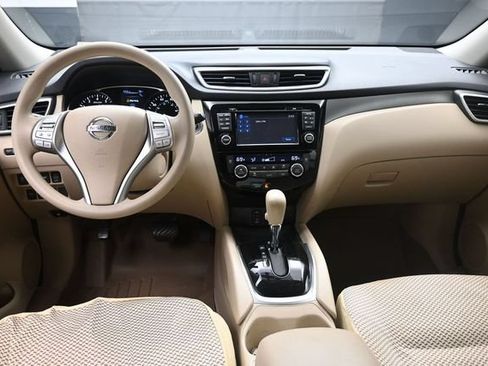 Used 2015 Nissan Rogue SV w/ SV Premium Package FWD image 30