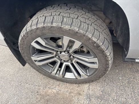 Used 2020 GMC Yukon Denali w/ Denali Ultimate Package image 12