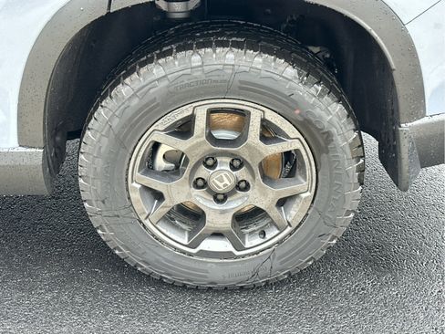 New 2025 Honda Pilot TrailSport image 12