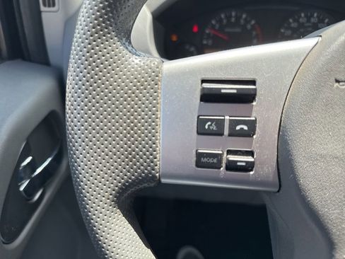 Used 2013 Nissan Frontier SV AWD/4WD image 14