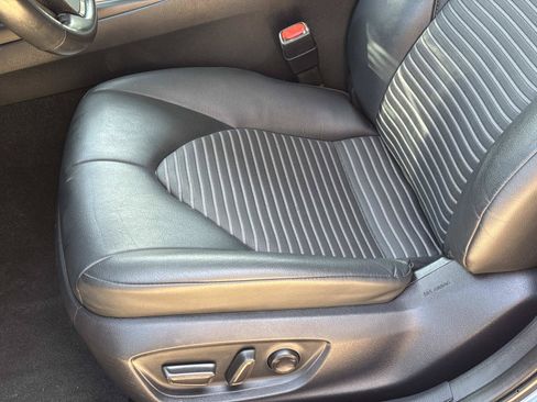 Used 2024 Toyota Camry SE FWD image 11