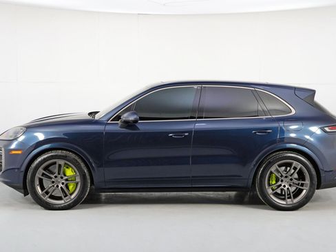 Used 2025 Porsche Cayenne Turbo image 56