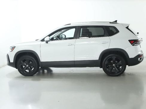 Certified 2025 Volkswagen Taos SEL w/ Black Wheel Plus Package AWD/4WD image 41