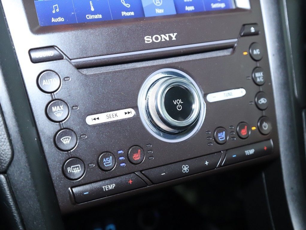 Used 2020 Ford Fusion Titanium FWD image 31