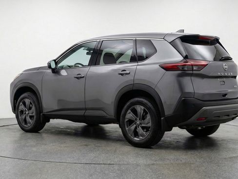 Used 2025 Nissan Rogue SV FWD image 6