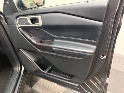 Used 2020 Ford Explorer XLT w/ Equipment Group 202A RWD image 37