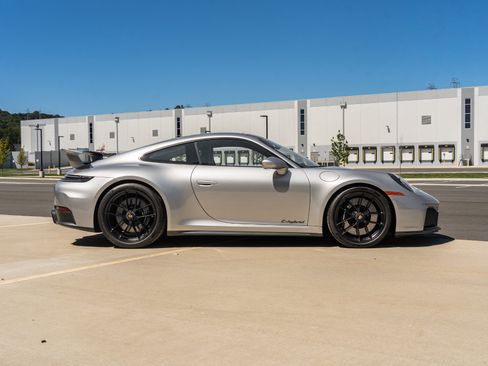 Used 2026 Porsche 911 Carrera 4 GTS AWD/4WD image 5