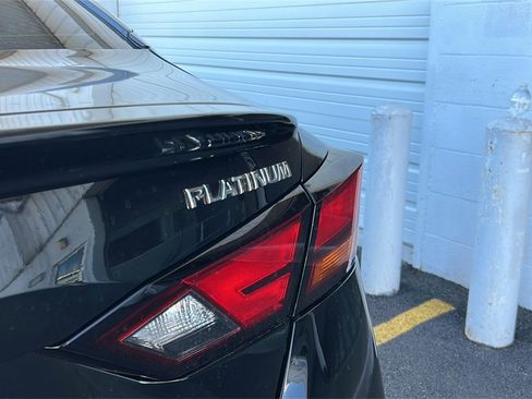Used 2022 Nissan Altima 2.5 Platinum image 34