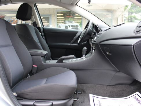 Used 2010 MAZDA MAZDA3 i Sport image 18