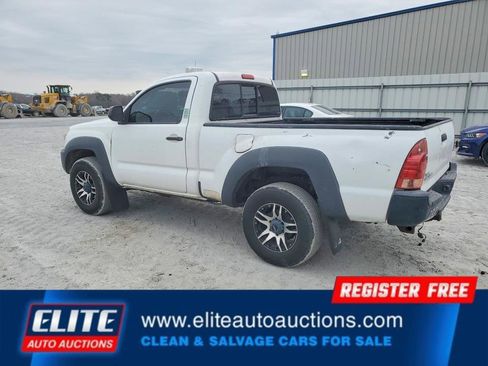 Used 2013 Toyota Tacoma 4x4 Regular Cab image 4